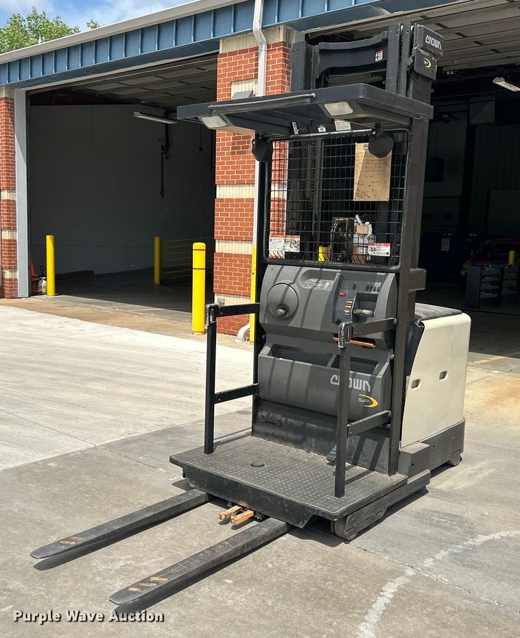 Crown  SP3520-30 order picker - NT9239