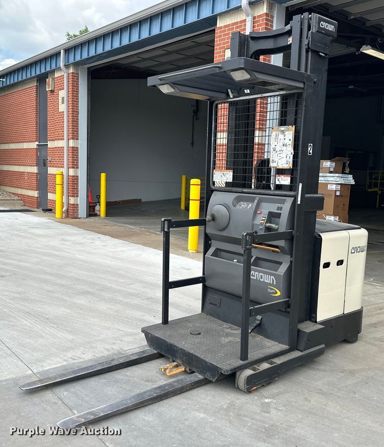 Crown  SP3505-30 order picker - NT9242