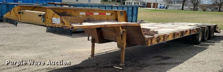 1979 Hyster C35T3 drop deck equipment trailer - DG0596