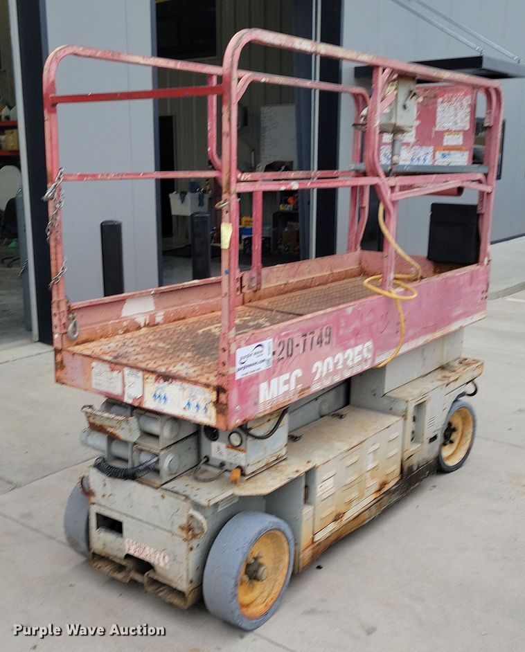 MEC 2033ES scissor lift - DI3071