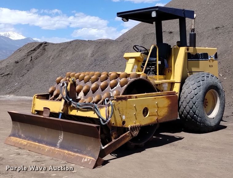 1994 Caterpillar CP-563 single drum vibratory roller - DQ6083