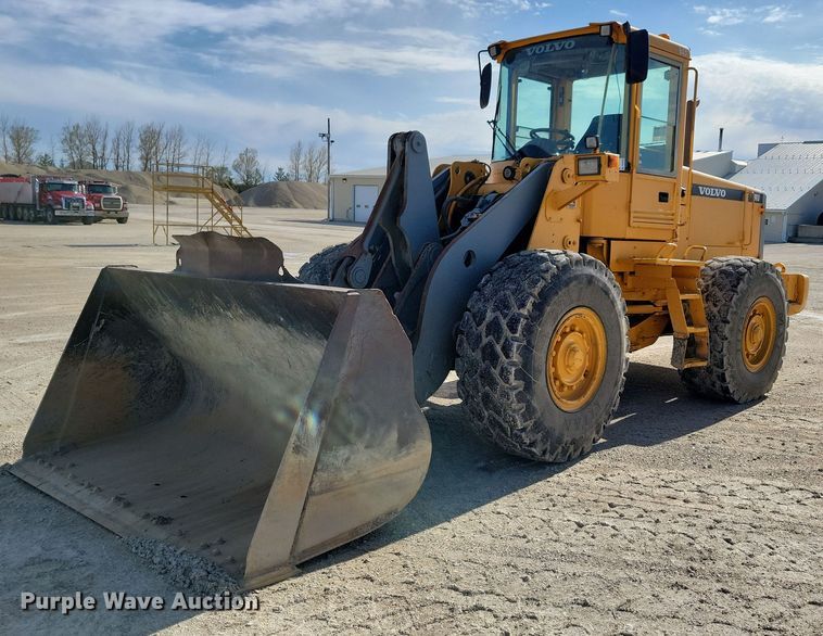 2002 Volvo L90D wheel loader - DR4294
