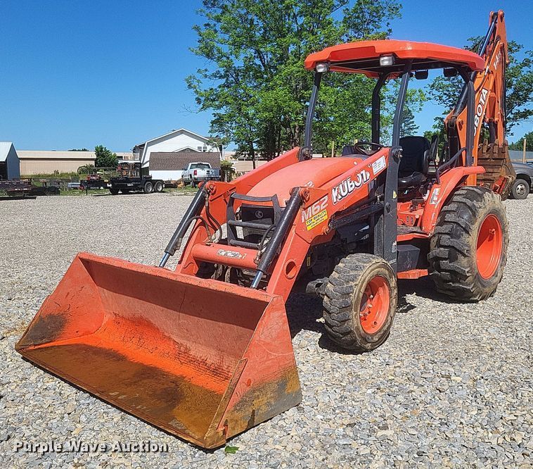 Kubota  M62 backhoe - DR4775