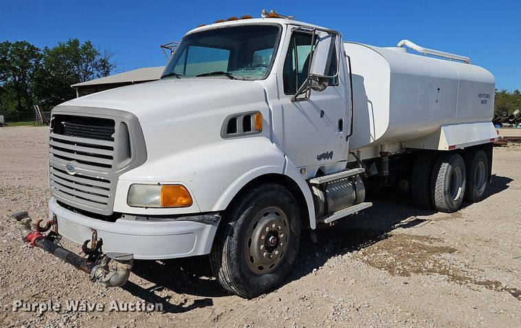 2000 Sterling  A9500 water truck - DR8590