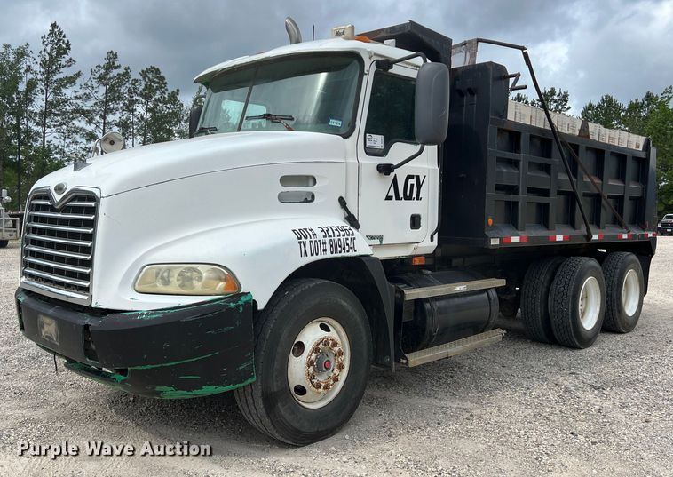 2006 Mack CXN613 dump truck - DS3014