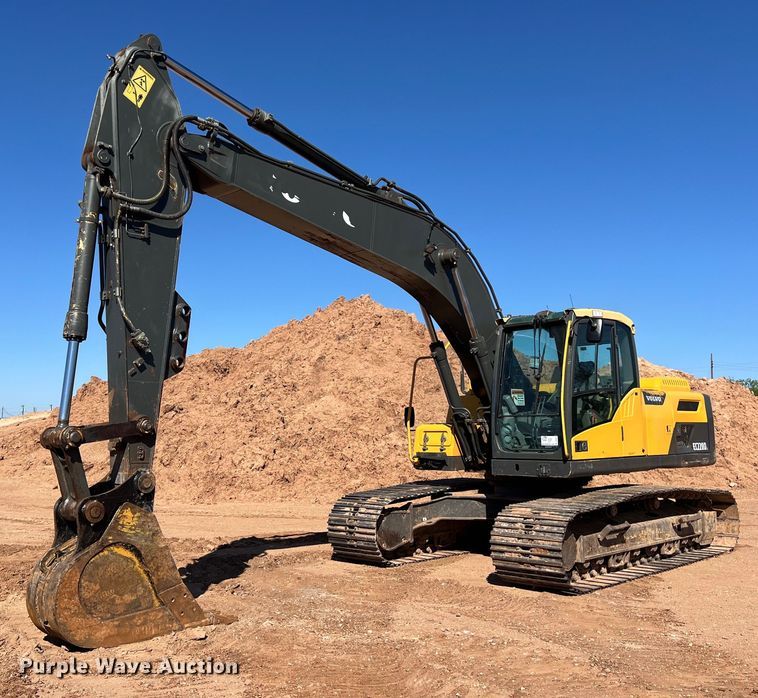 2012 Volvo  EC220DL excavator - DS3047