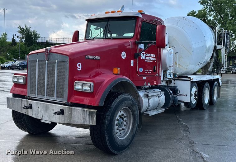 2015 Kenworth  W900 ready mix truck - DS4131
