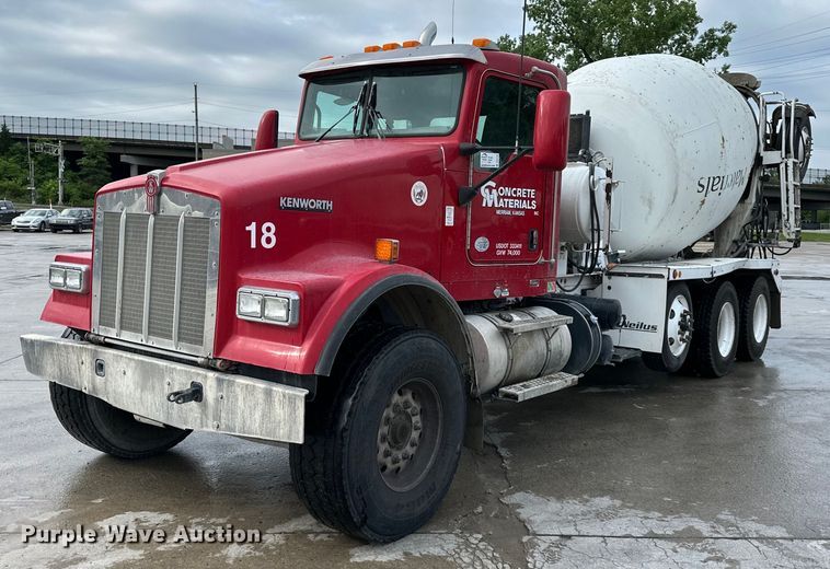 2016 Kenworth W900 ready mix truck - DS4132