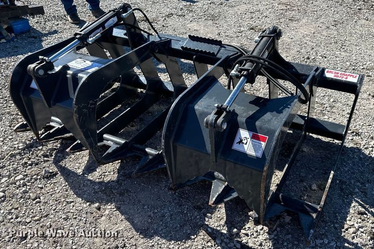 Stout  HD72-8 skid steer grapple bucket - DS4157