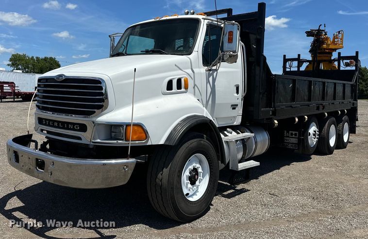 2007 Sterling  grapple crane truck - EG1558