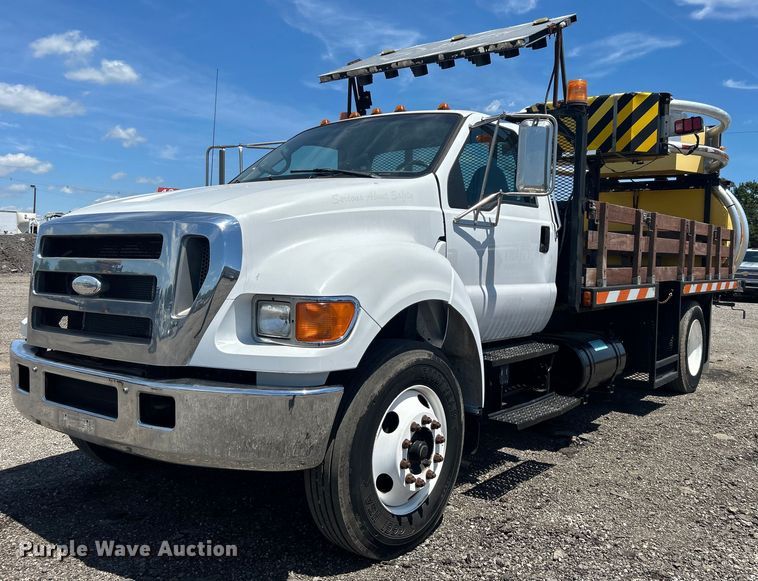 2007 Ford F650 Super Duty flatbed truck with crash attenuator - EG1570