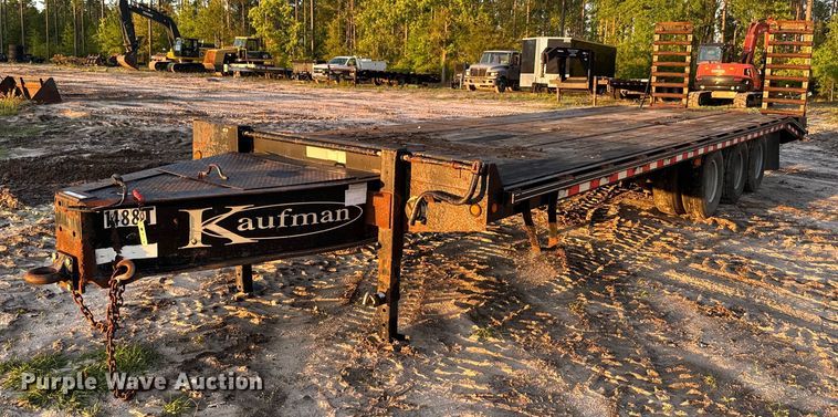 2014 Kaufman equipment trailer - EH5405