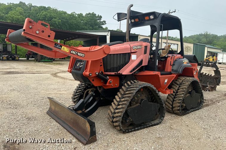 2013 Ditch Witch RT120 Quad trencher - EH6746