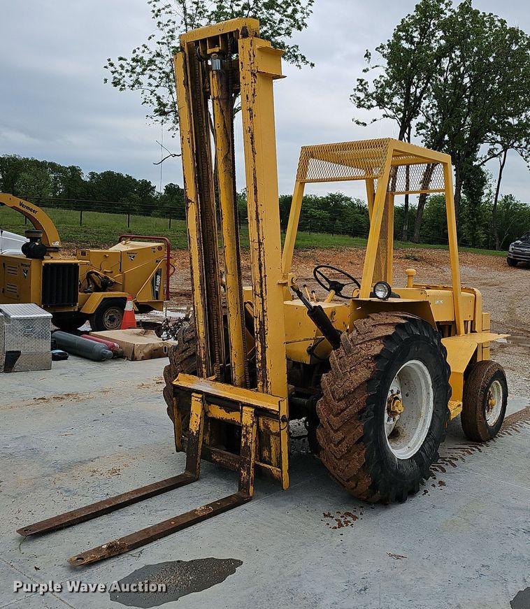Oliver forklift - EJ5384