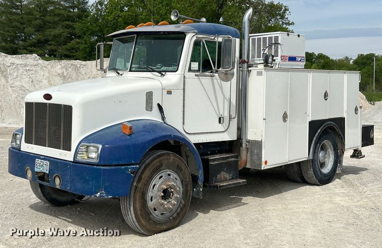 2001 Peterbilt  PB330 utility / service truck - EK4577