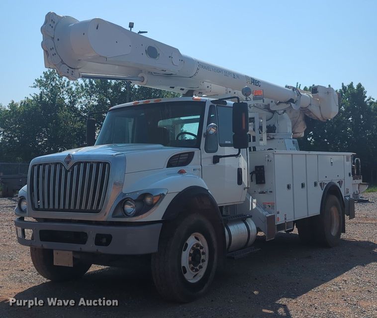 2012 International WorkStar 7300 bucket truck - NG9759