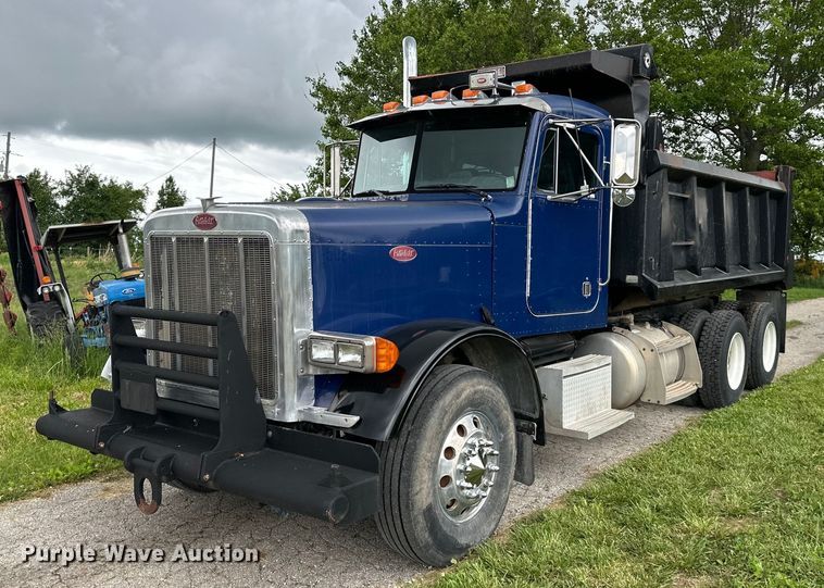 2001 Peterbilt  379 dump truck - NT9224