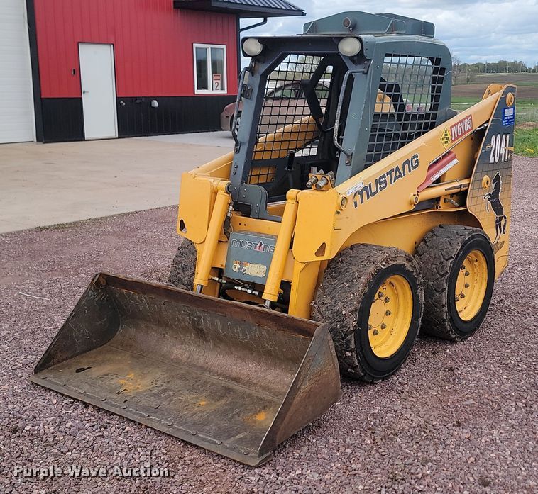 2006 Mustang  2041 skid steer loader - NZ9837