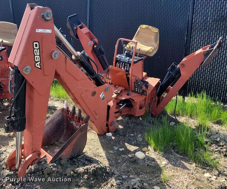 Ditch Witch  A920 backhoe attachment - NZ9858