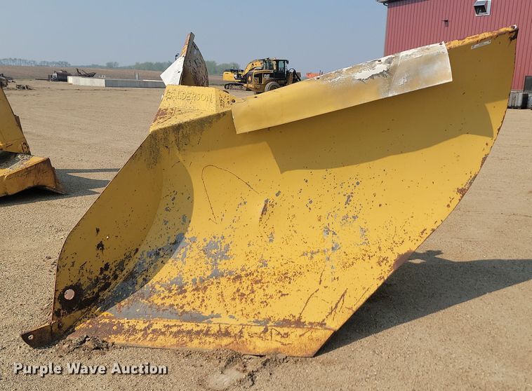 130" W V-blade snow plow - NZ9865
