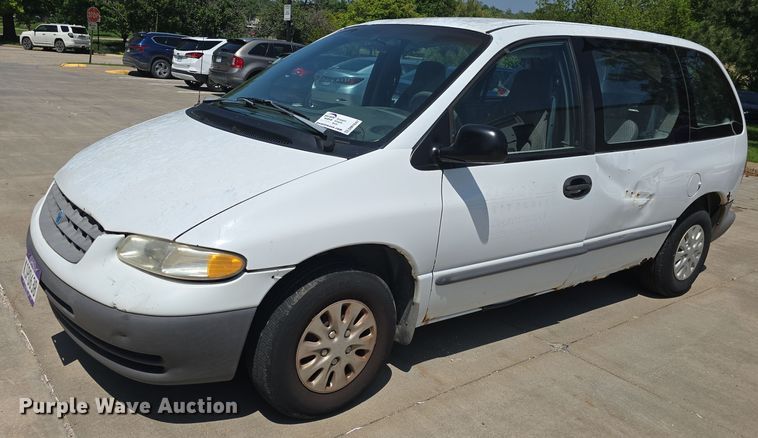 1999 Plymouth  Voyager van - DM1647