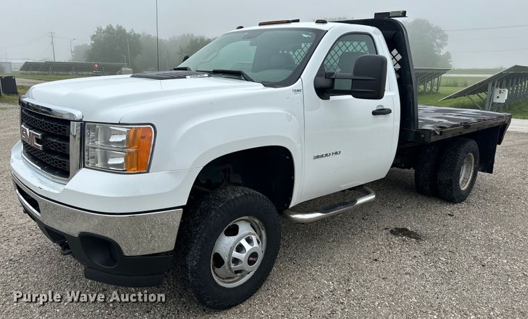 2012 GMC Sierra 3500HD flatbed pickup truck - EH6795