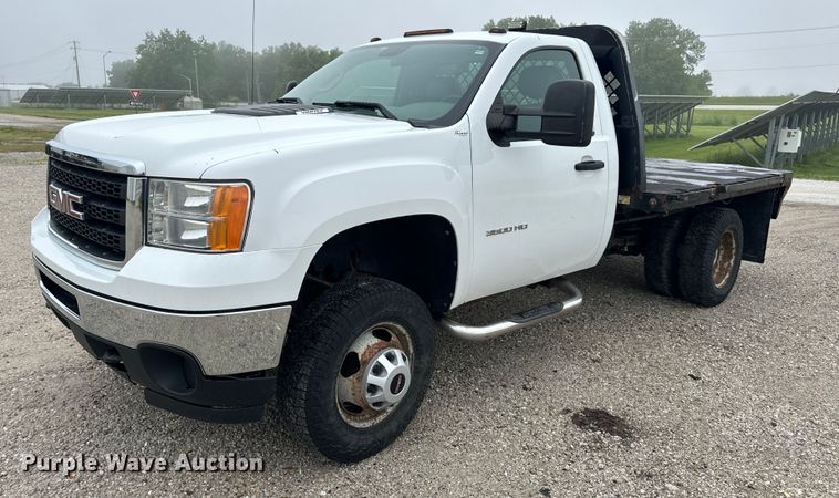 2012 GMC Sierra 3500HD flatbed pickup truck - EH6796