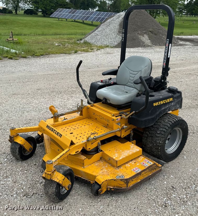 Hustler X-One ZTR lawn mower - EH6803