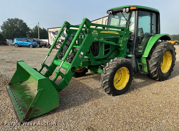2010 John Deere 6430 Premium MFWD tractor - EH6812
