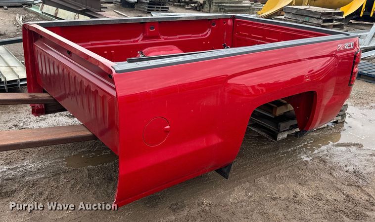 2015 Chevrolet Silverado 3500 LT 8' pickup bed - EJ2820
