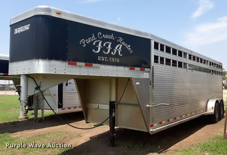 2010 Travalong livestock trailer - NU9790