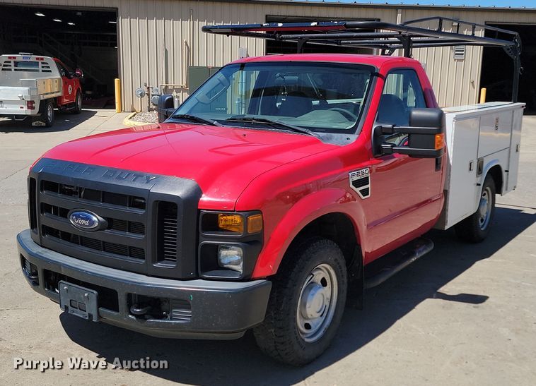 2010 Ford F250 Super Duty XL utility bed pickup truck - NZ9846