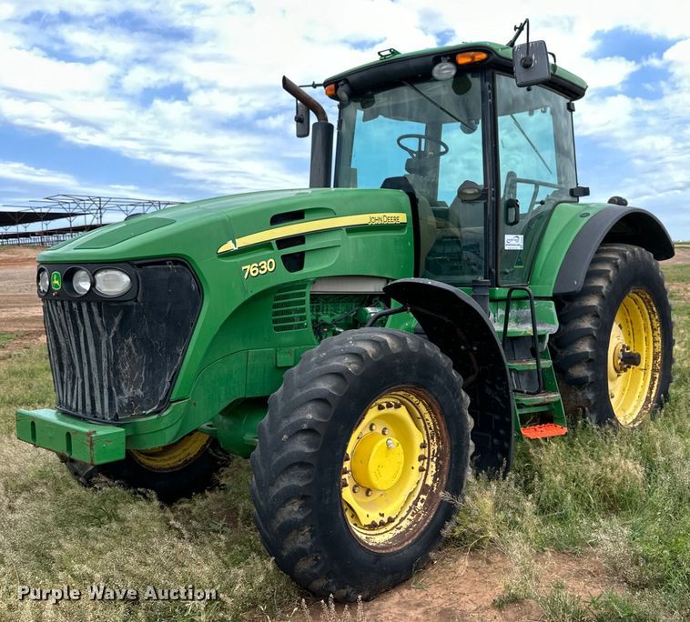 2010 John Deere 7630 MFWD tractor - DG4421