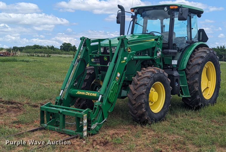 2016 John Deere 6135E MFWD tractor - DN3844