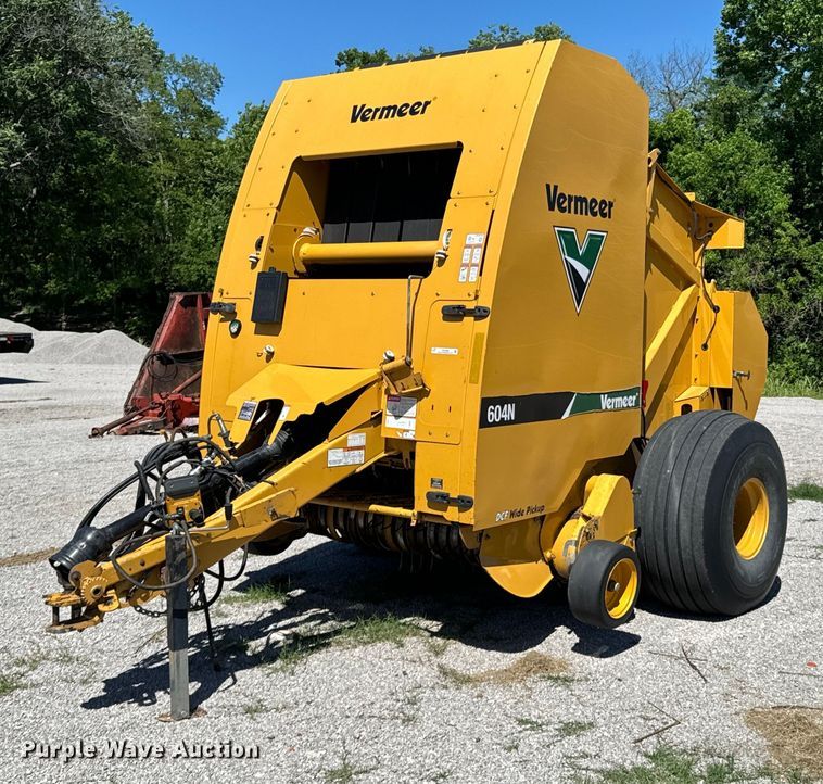 2015 Vermeer 604N round baler - DX0468