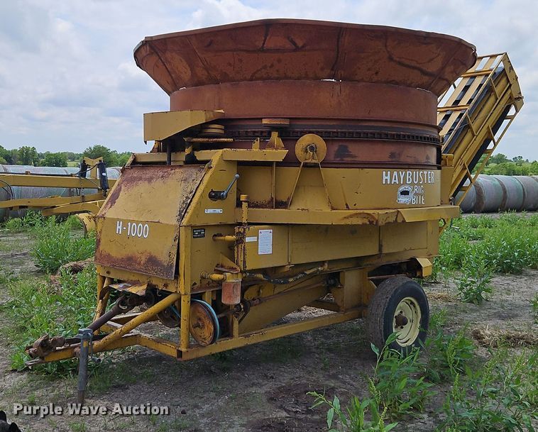Haybuster H1000 bale processor - EI3850