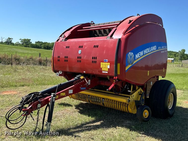 2014 New Holland Roll-Belt 560 Specialty Crop round baler - EJ0665