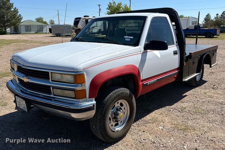1999 Chevrolet K2500 bale bed pickup truck - IB9409