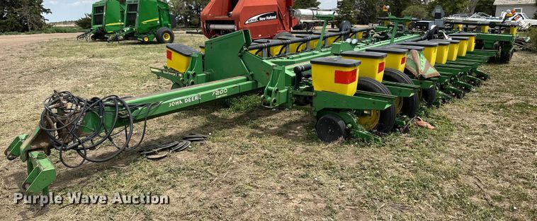1995 John Deere 7200 Conservation planter - OI9109