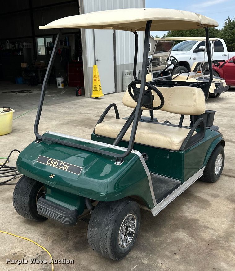 2002 Club Car DS Golf golf cart - OI9196