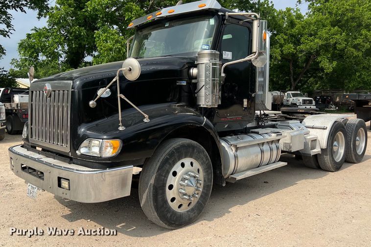 2013 International PayStar 5900i semi truck - DS3043