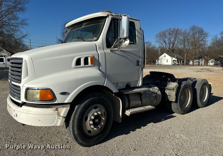 1997 Ford LA9000 semi truck - EH6507
