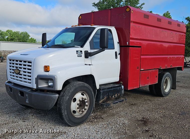 2006 Chevrolet C6500 chipper truck - EI3820