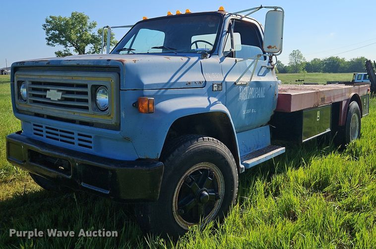 1990 Chevrolet  C70 flatbed truck - EI3852