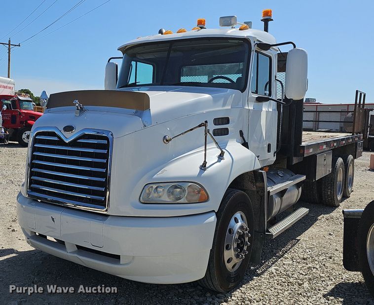 2000 Mack CX613 flatbed truck - EJ5390