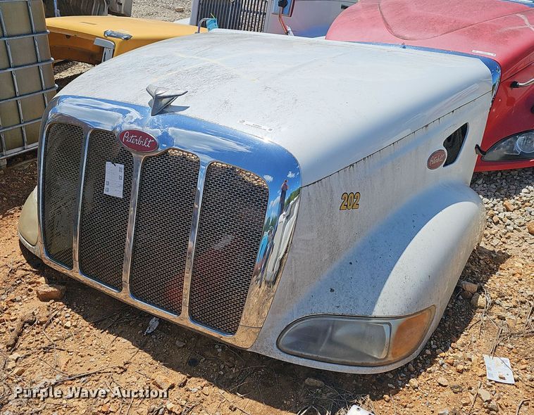 2005 Peterbilt  387 truck hood - EJ5423