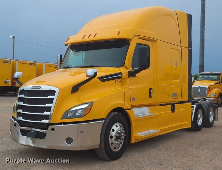 2021 Freightliner  Cascadia 126 semi truck - NG9839