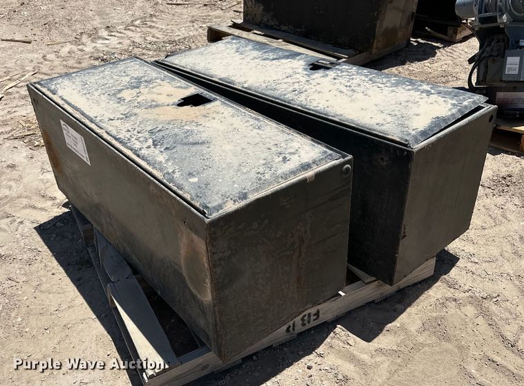 (2) toolboxes - DK6638