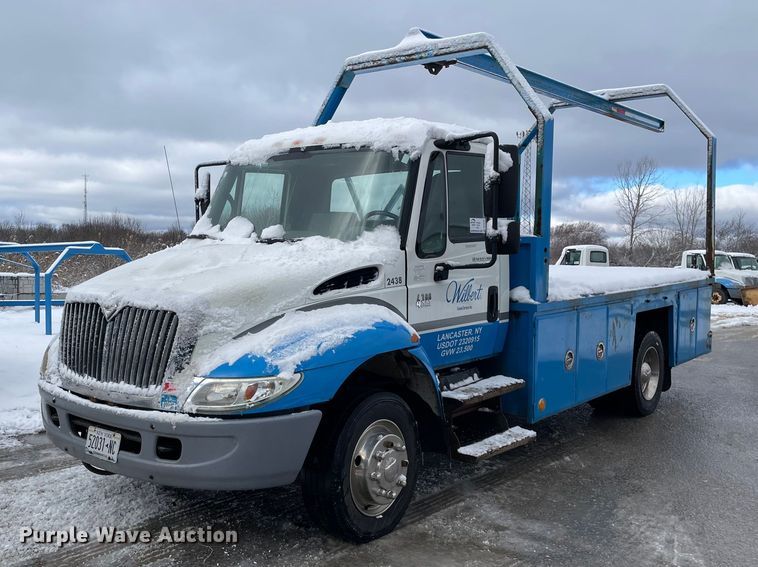 2006 International 4300 truck cab and chassis - DP0285
