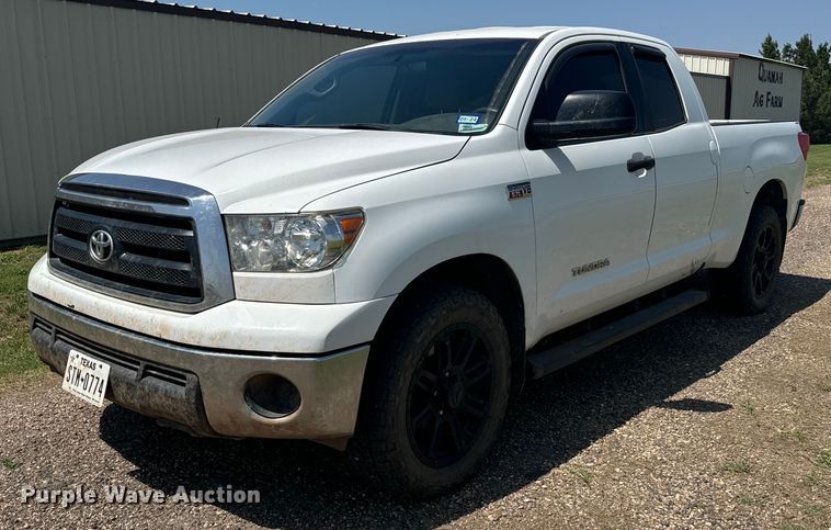 2010 Toyota Tundra Double Cab pickup truck - EH4055
